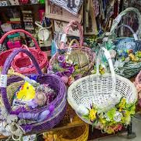 Збирають великодній подарунок для маленьких донеччан